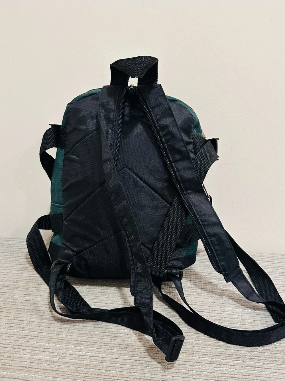 VTG 90s Aspen Quest Mini Sling Backpack Crossbody Bag Green Black Gorpcore Retro